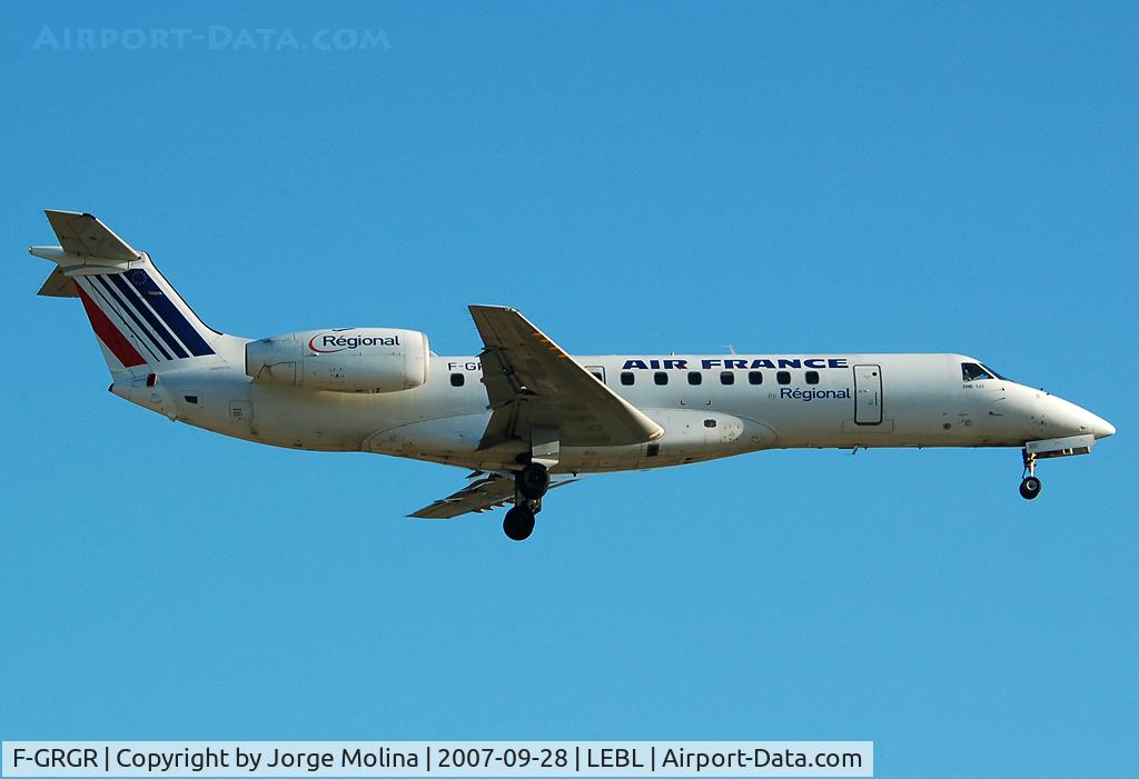 F-GRGR, 2000 Embraer ERJ-135ER (EMB-135ER) C/N 145236, Clear to land RWY 25R.
