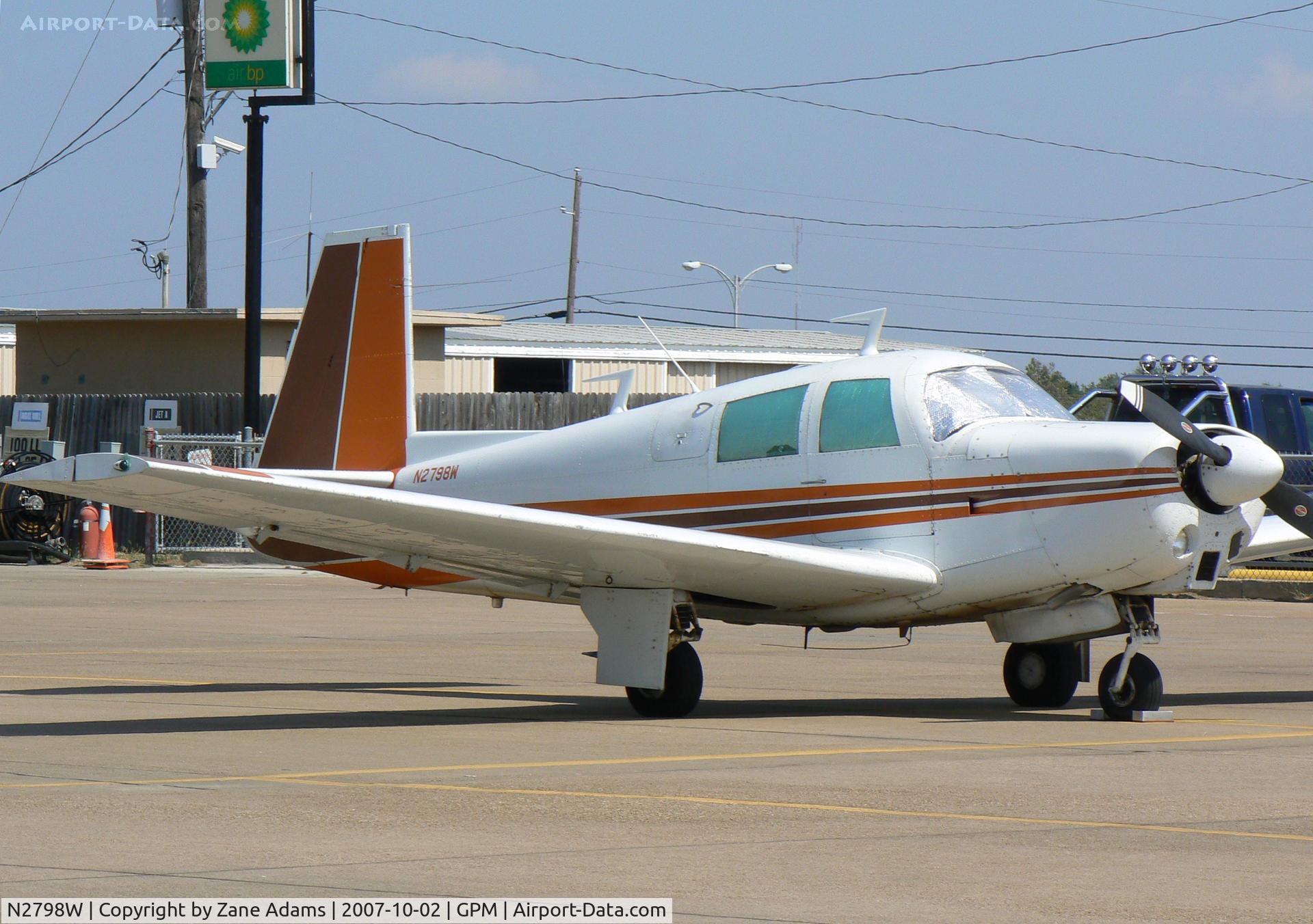 N2798W, 1966 Mooney M20C Ranger C/N 3367, on the ramp at Grand Prairie