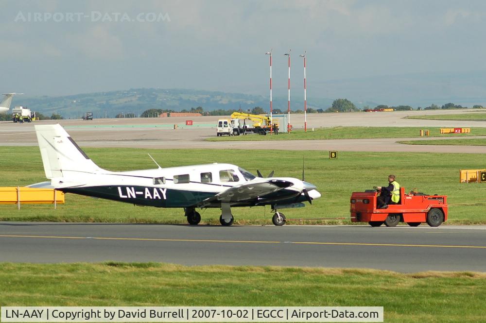 LN-AAY, Piper PA-34-220T C/N 34-49251, Under Tow
