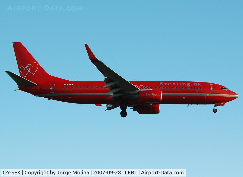 OY-SEK, 2004 Boeing 737-86Q C/N 30292, On short final RWY 25R.