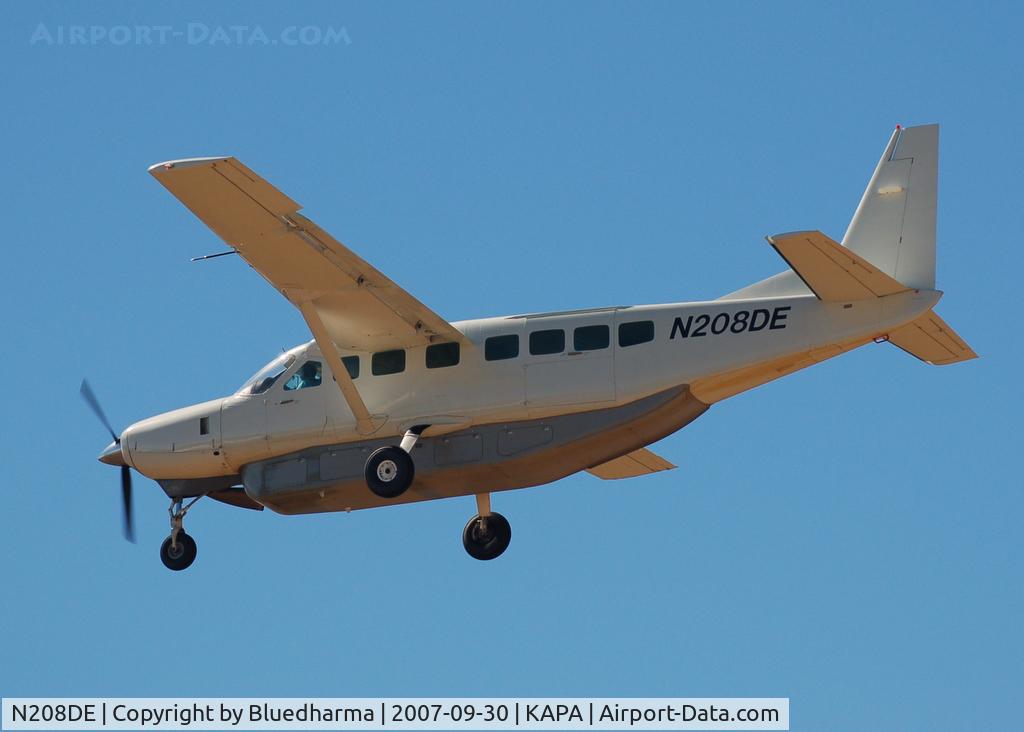 N208DE, 1996 Cessna 208B C/N 208B0502, Approach to 17 L