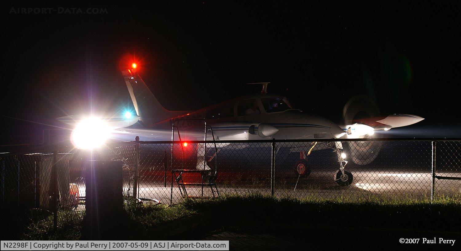 N2298F, 1967 Cessna 310L C/N 310L-0098, Lit up, ready to head back to Shelby