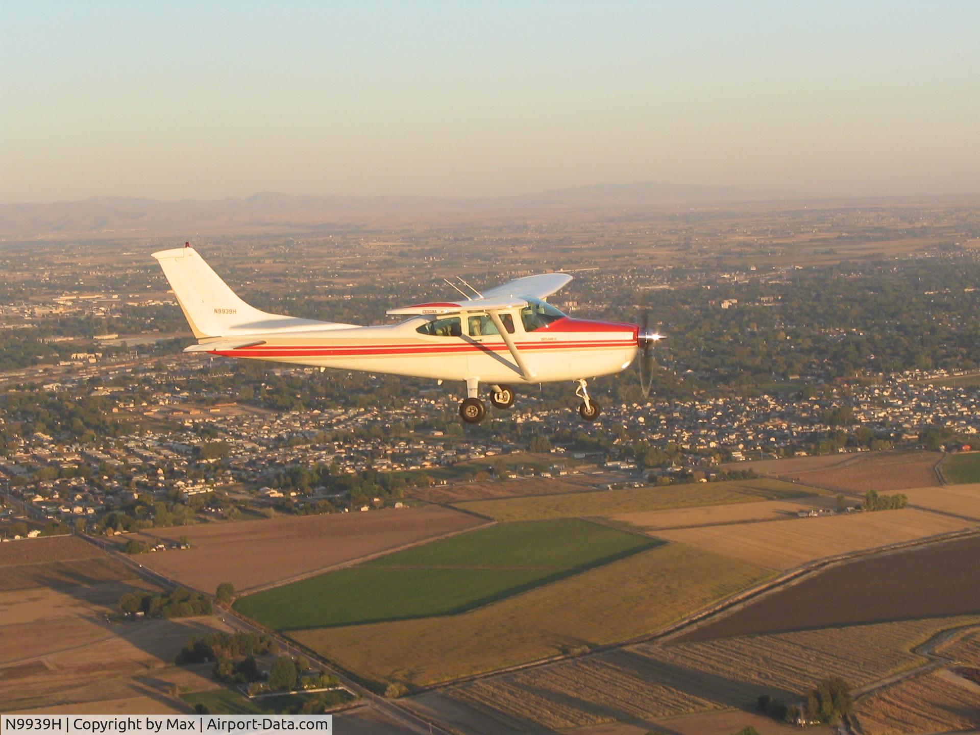 N9939H, 1981 Cessna T182 Skylane C/N 18268128, In Flight
