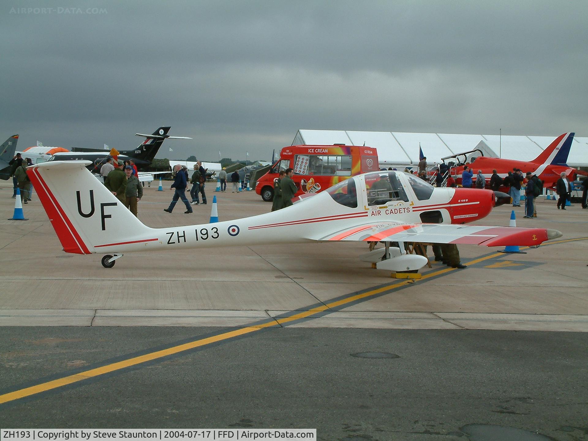 ZH193, Grob G-109B Vigilant T1 C/N 6544, Royal International Air Tattoo 2004