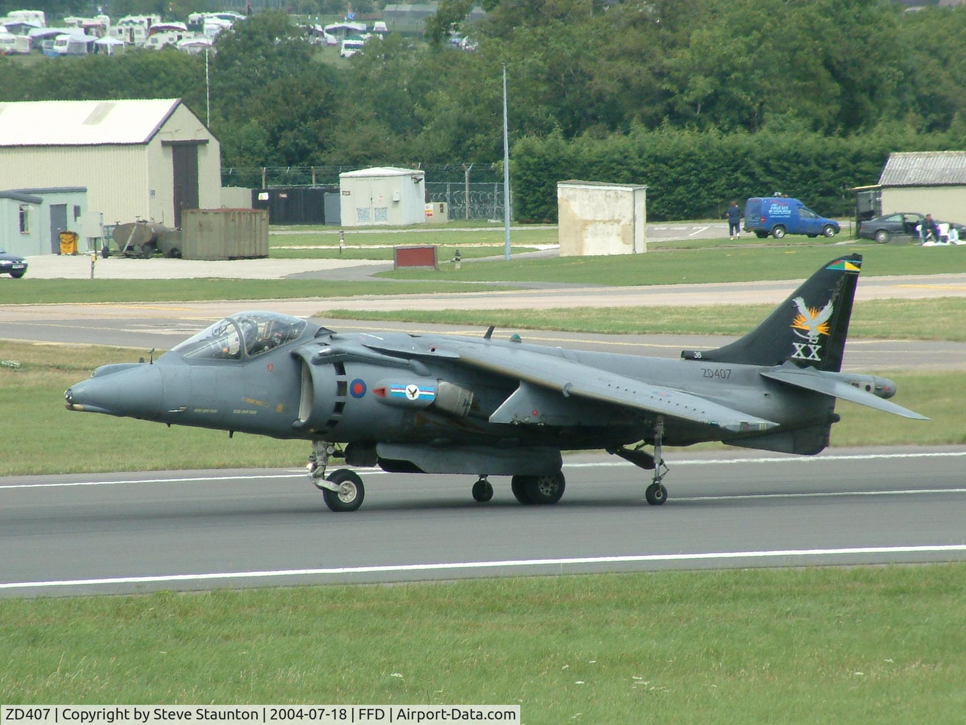 ZD407, British Aerospace Harrier GR.7 C/N P36, Royal International Air Tattoo 2004