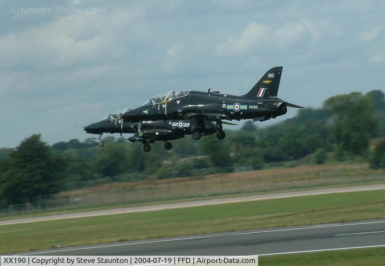 XX190, 1977 Hawker Siddeley Hawk T.1A C/N 037/312037, Royal International Air Tattoo 2004