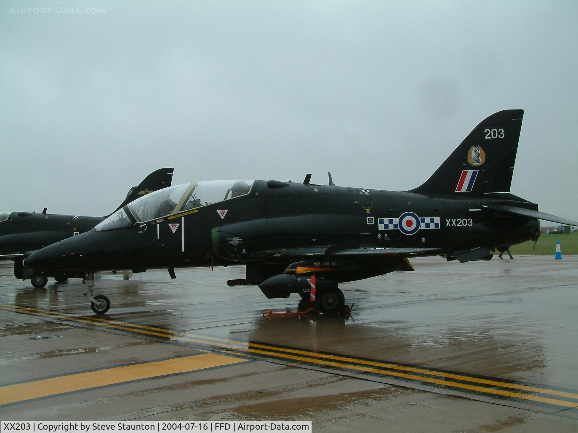 XX203, 1978 Hawker Siddeley Hawk T.1A C/N 050/312050, Royal International Air Tattoo 2004