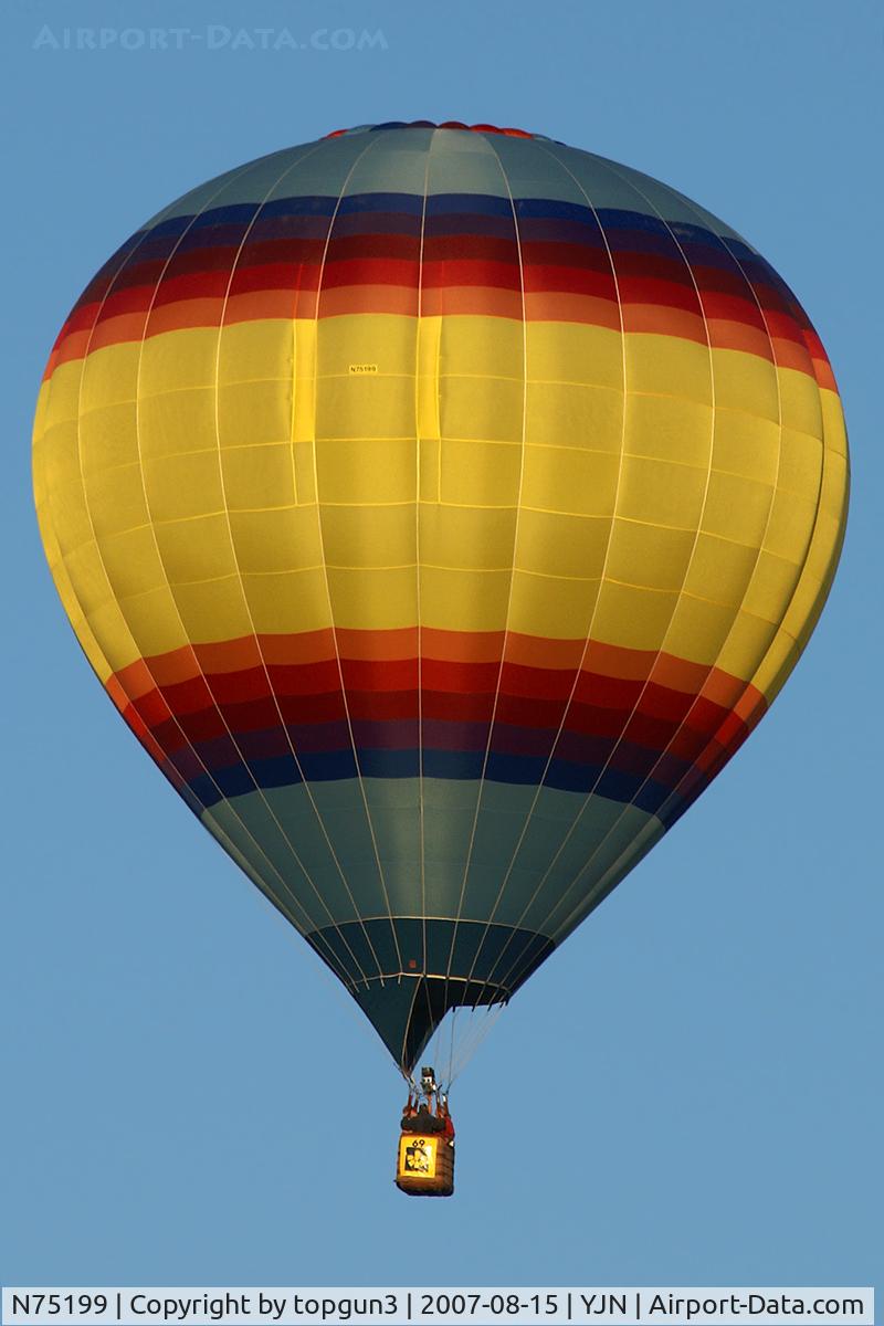 N75199, 2004 Lindstrand Balloons 90A C/N 5271, take off