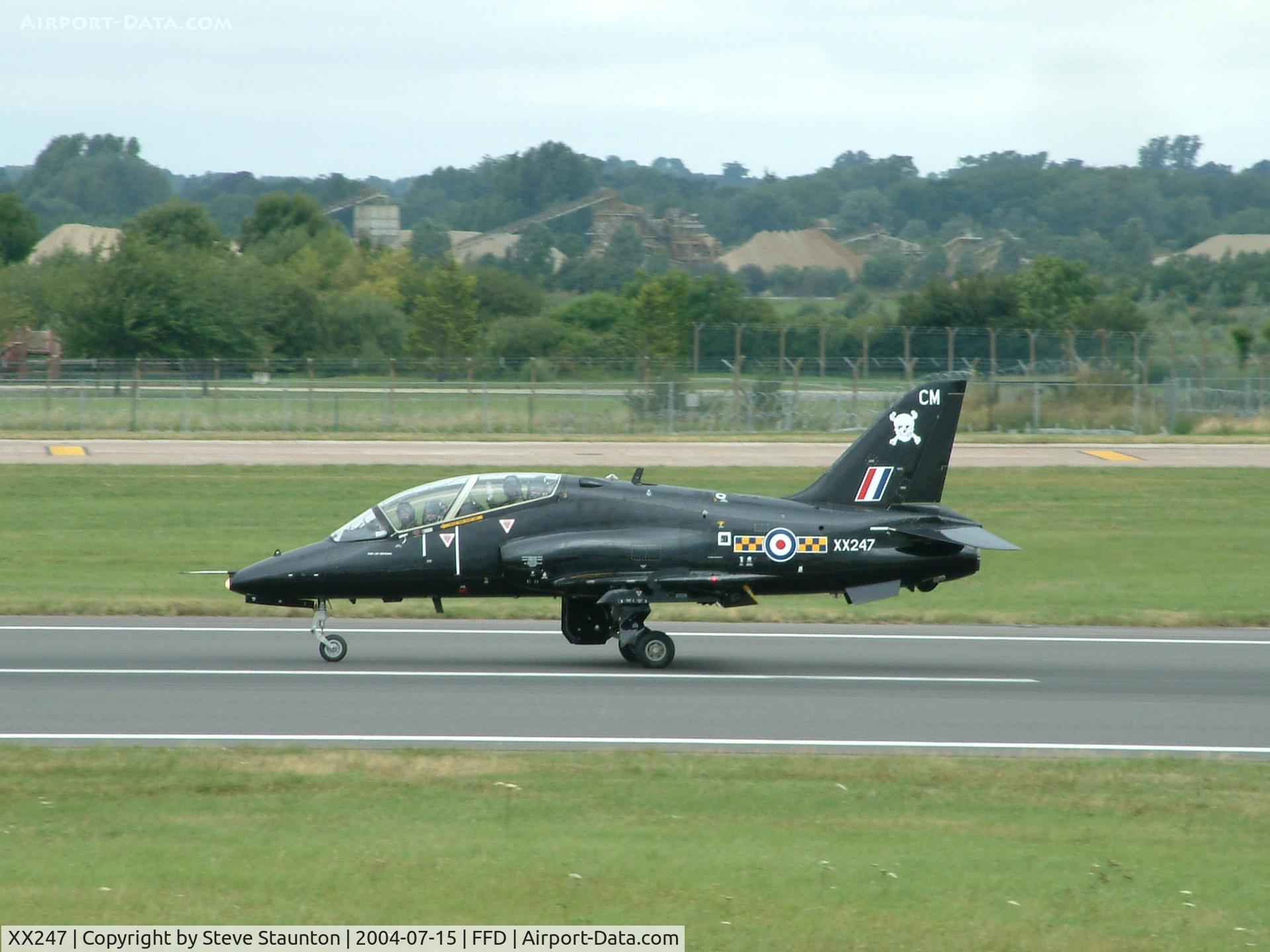 XX247, 1978 Hawker Siddeley Hawk T.1A C/N 083/312083, Royal International Air Tattoo 2004