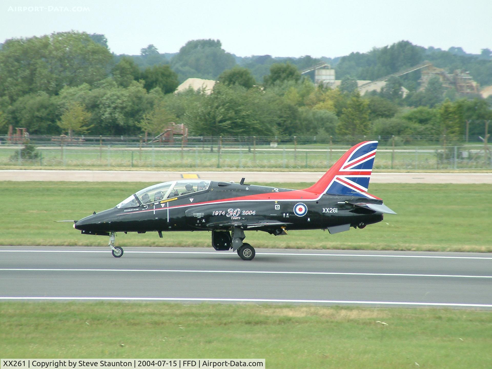 XX261, 1978 Hawker Siddeley Hawk T.1A C/N 097/312097, Royal International Air Tattoo 2004