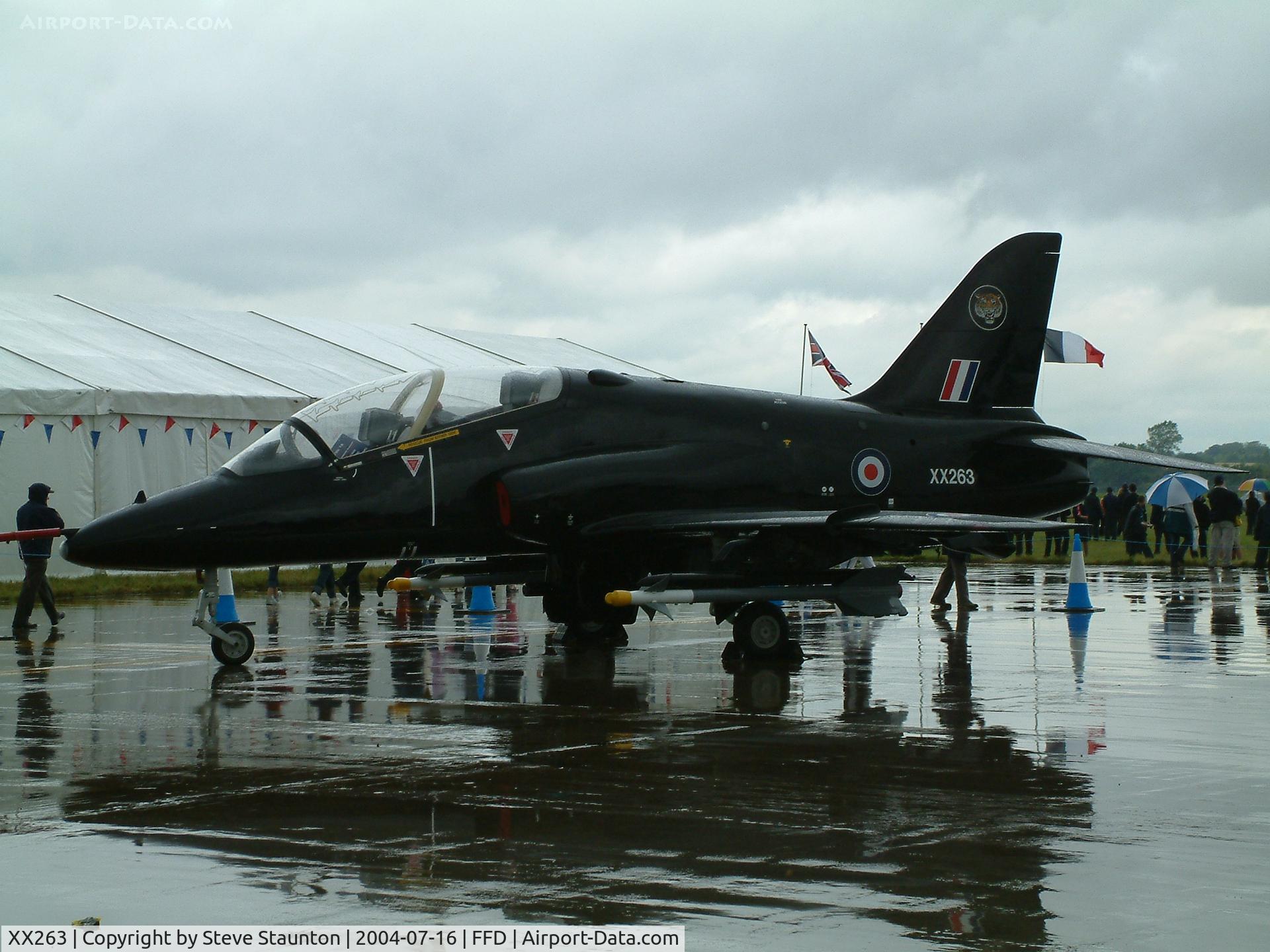 XX263, 1978 Hawker Siddeley Hawk T.1A C/N 099/312099, Royal International Air Tattoo 2004