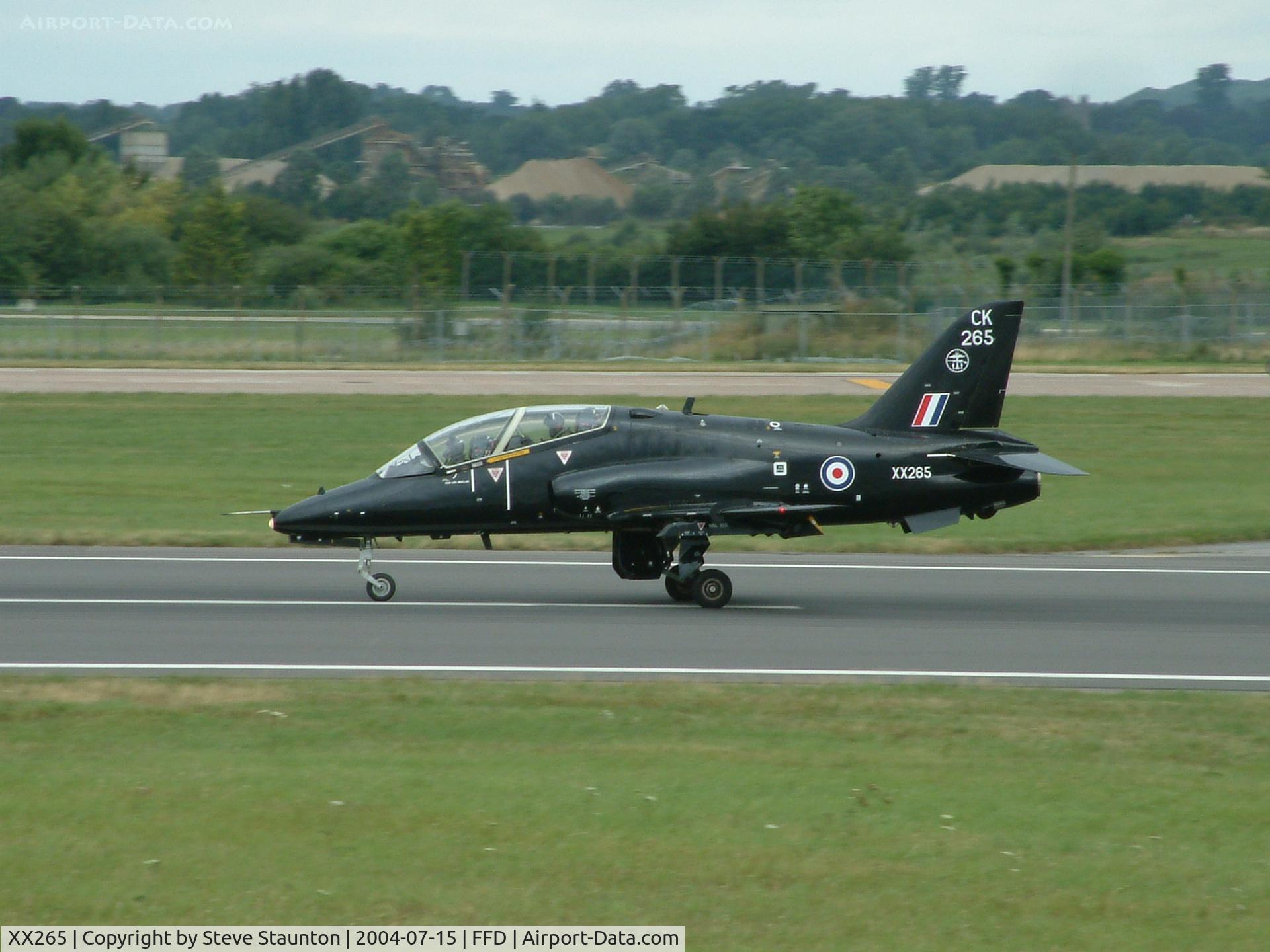 XX265, 1979 Hawker Siddeley Hawk T.1A C/N 101/312101, Royal International Air Tattoo 2004
