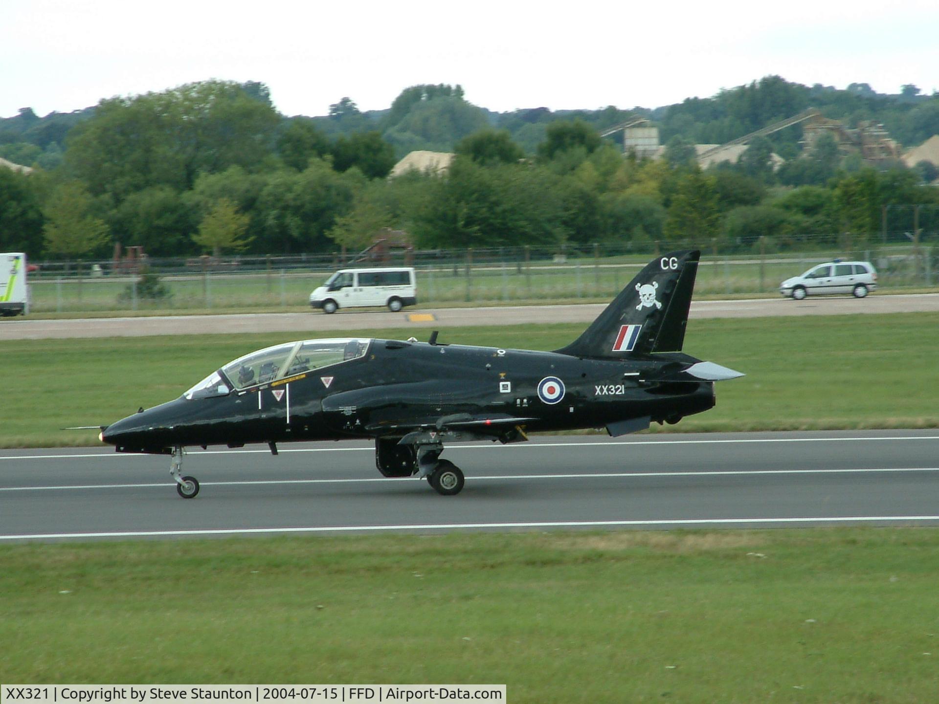XX321, 1980 Hawker Siddeley Hawk T.1A C/N 164/312146, Royal International Air Tattoo 2004