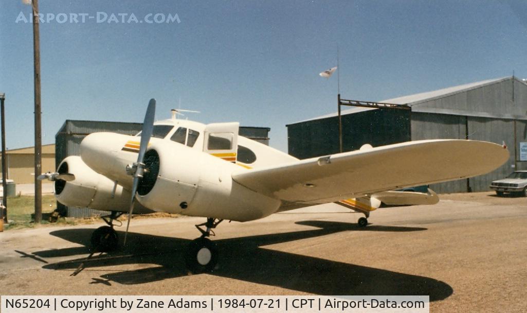 N65204, 1943 Cessna UC-78B (T-50) Bobcat Bobcat C/N 4491, On the Ramp at Cleburne
