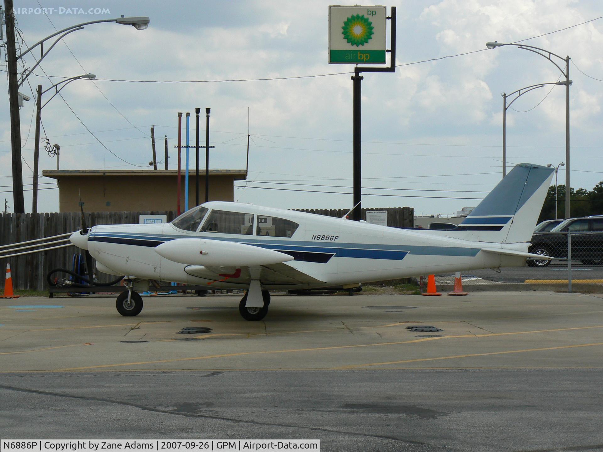 N6886P, 1960 Piper PA-24-250 Comanche C/N 24-2022, On the ramp at Grand Prairie