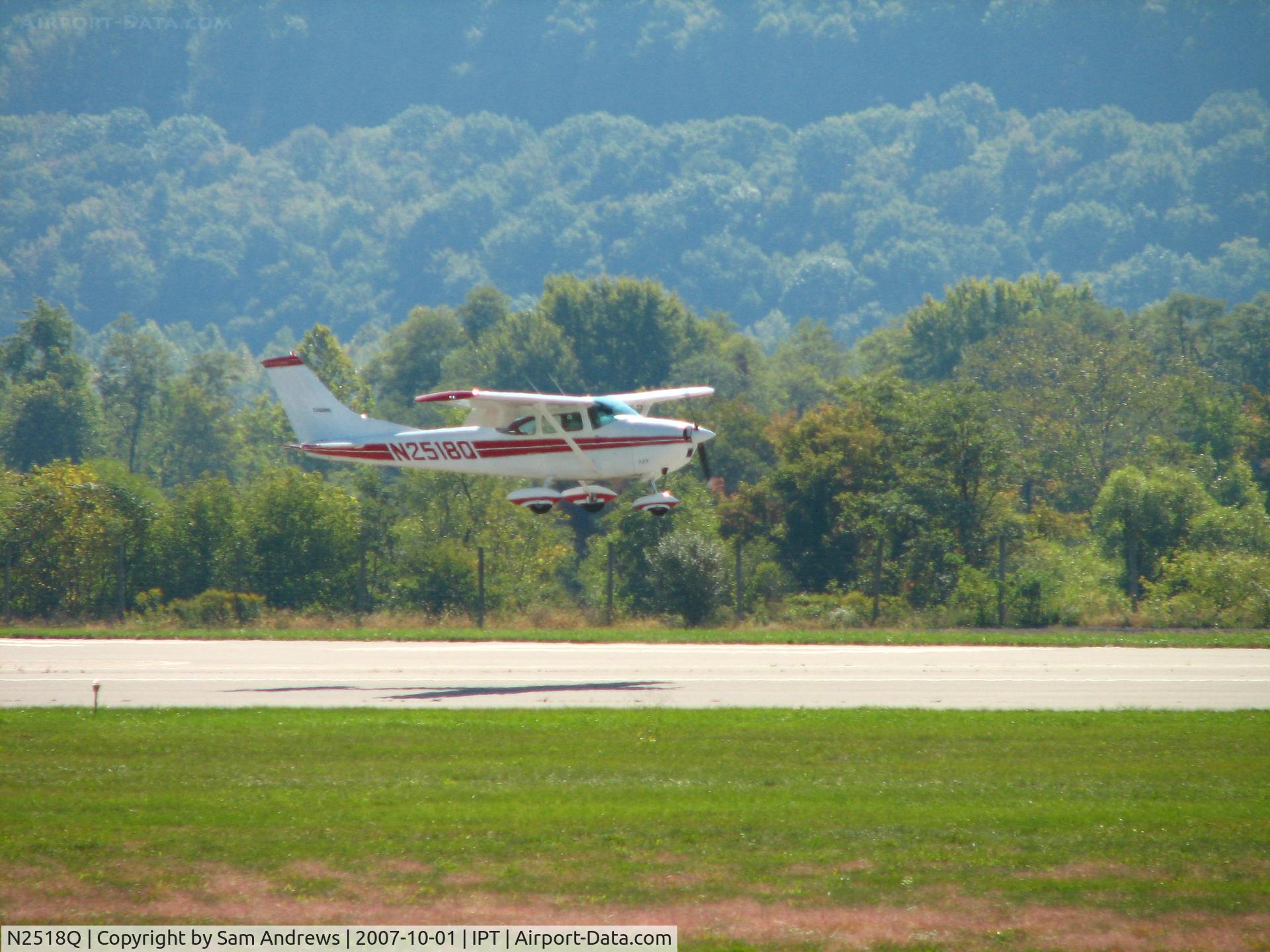N2518Q, 1966 Cessna 182K Skylane C/N 18257718, landing practice I guess.