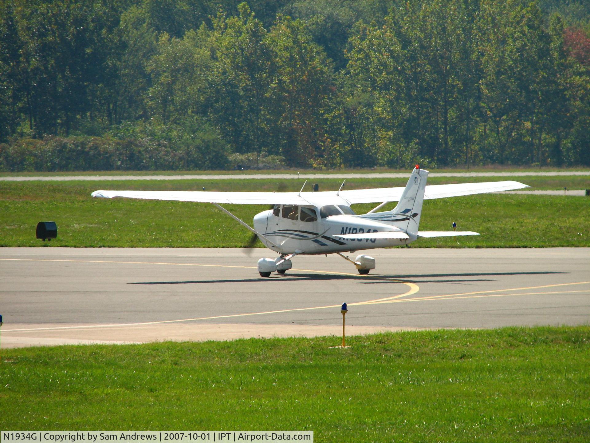 N1934G, 2006 Cessna 172S C/N 172S10129, Here we go