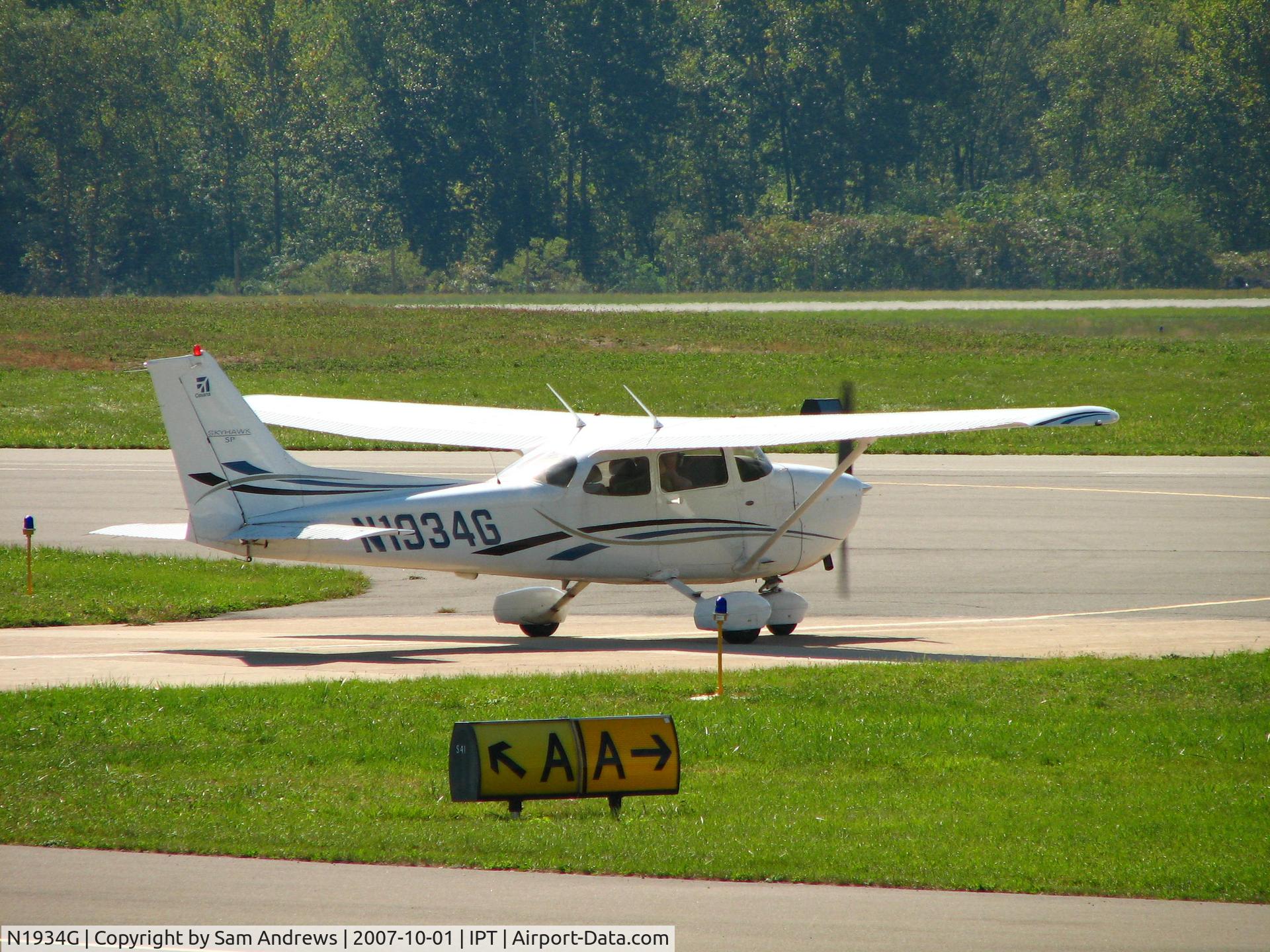 N1934G, 2006 Cessna 172S C/N 172S10129, Cleared for takeoff