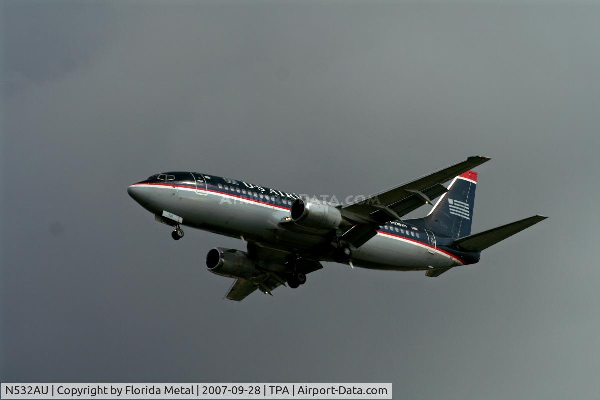 N532AU, 1989 Boeing 737-3B7 C/N 24479, US