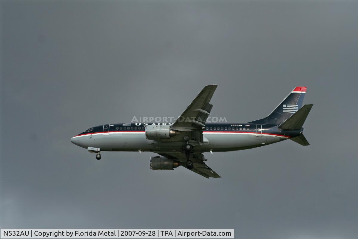 N532AU, 1989 Boeing 737-3B7 C/N 24479, US