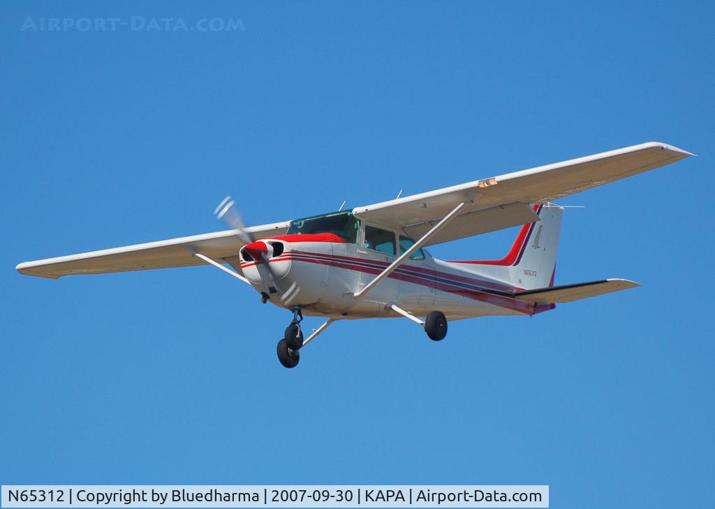 N65312, 1982 Cessna 172P C/N 17275728, Touch and Go on 17L and 17R