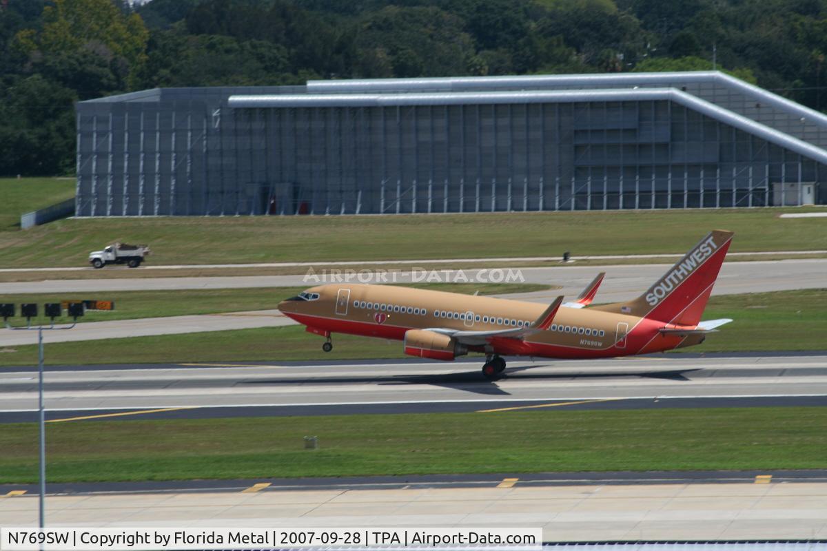 N769SW, 2000 Boeing 737-7H4 C/N 30588, Southwest