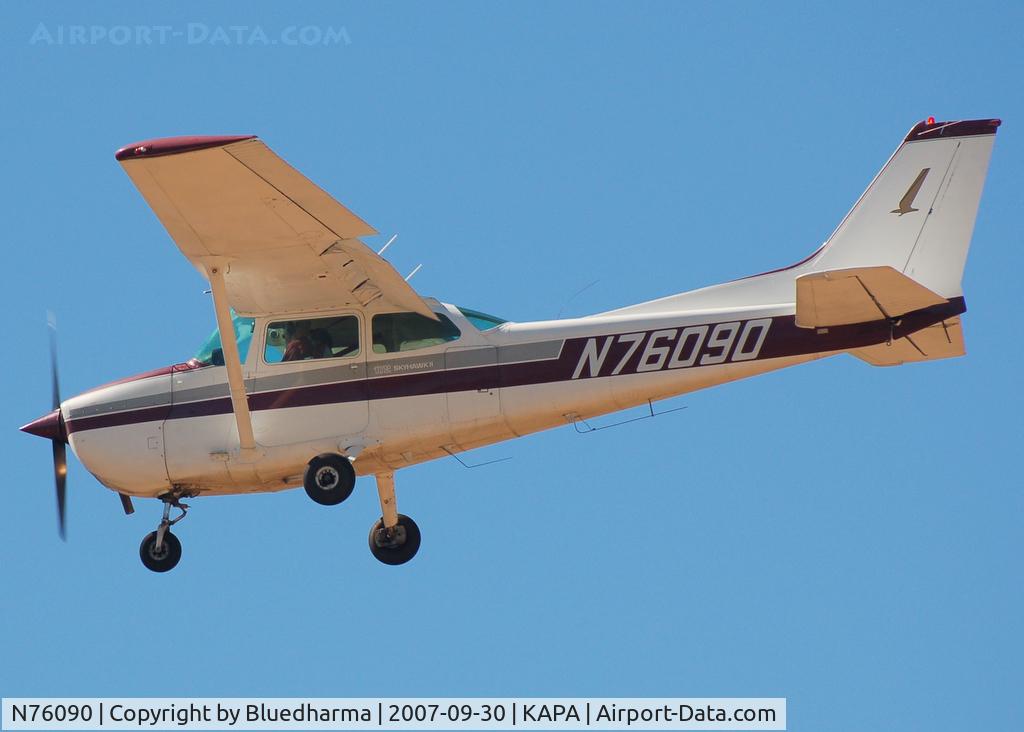 N76090, Cessna 172N C/N 17268120, Touch and Go 17L