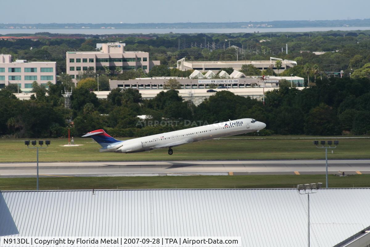 N913DL, 1988 McDonnell Douglas MD-88 C/N 49544, Delta