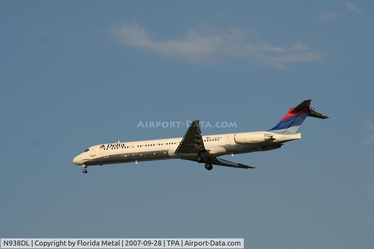 N938DL, 1989 McDonnell Douglas MD-88 C/N 49811, Delta