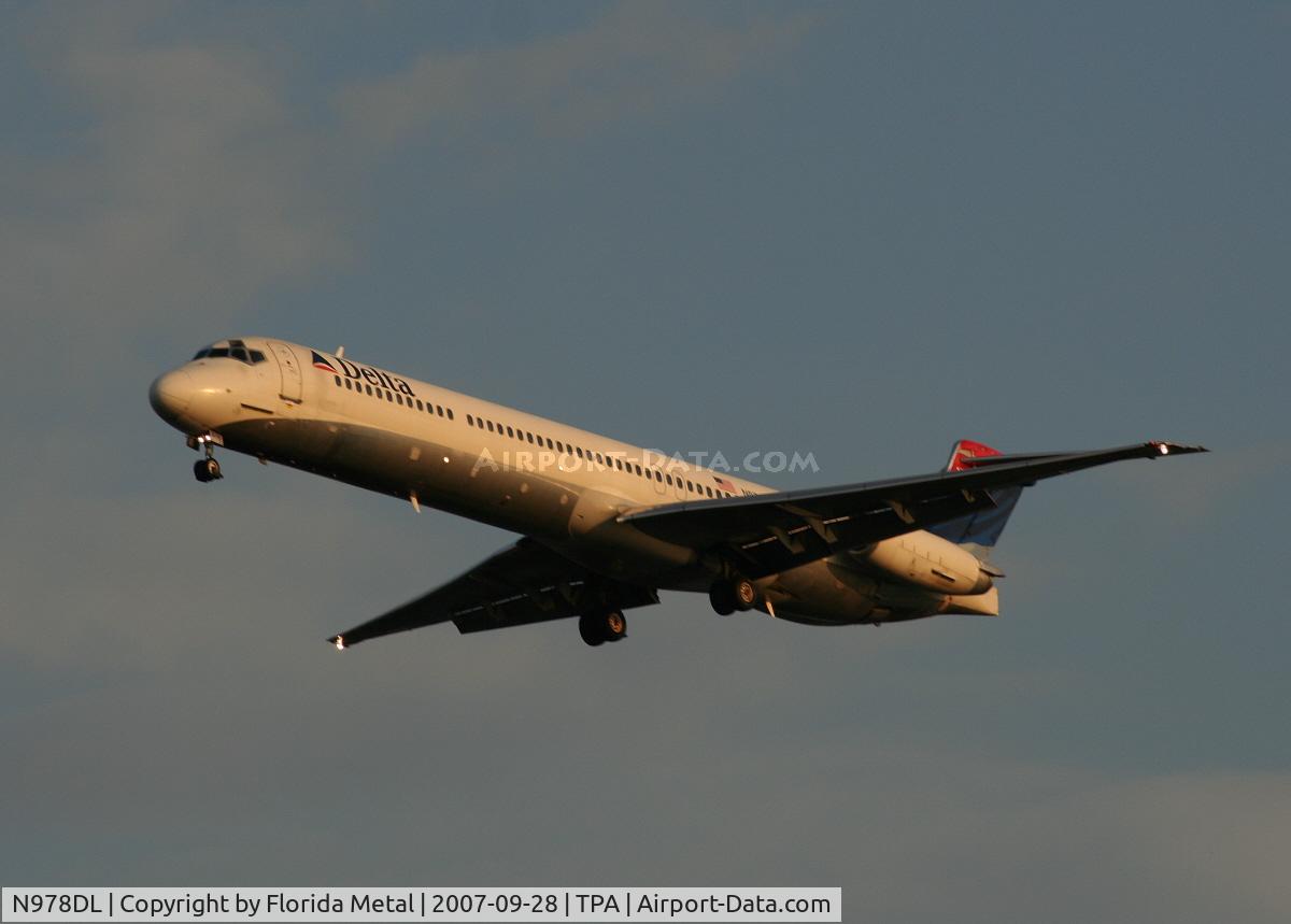 N978DL, 1991 McDonnell Douglas MD-88 C/N 53259, Delta