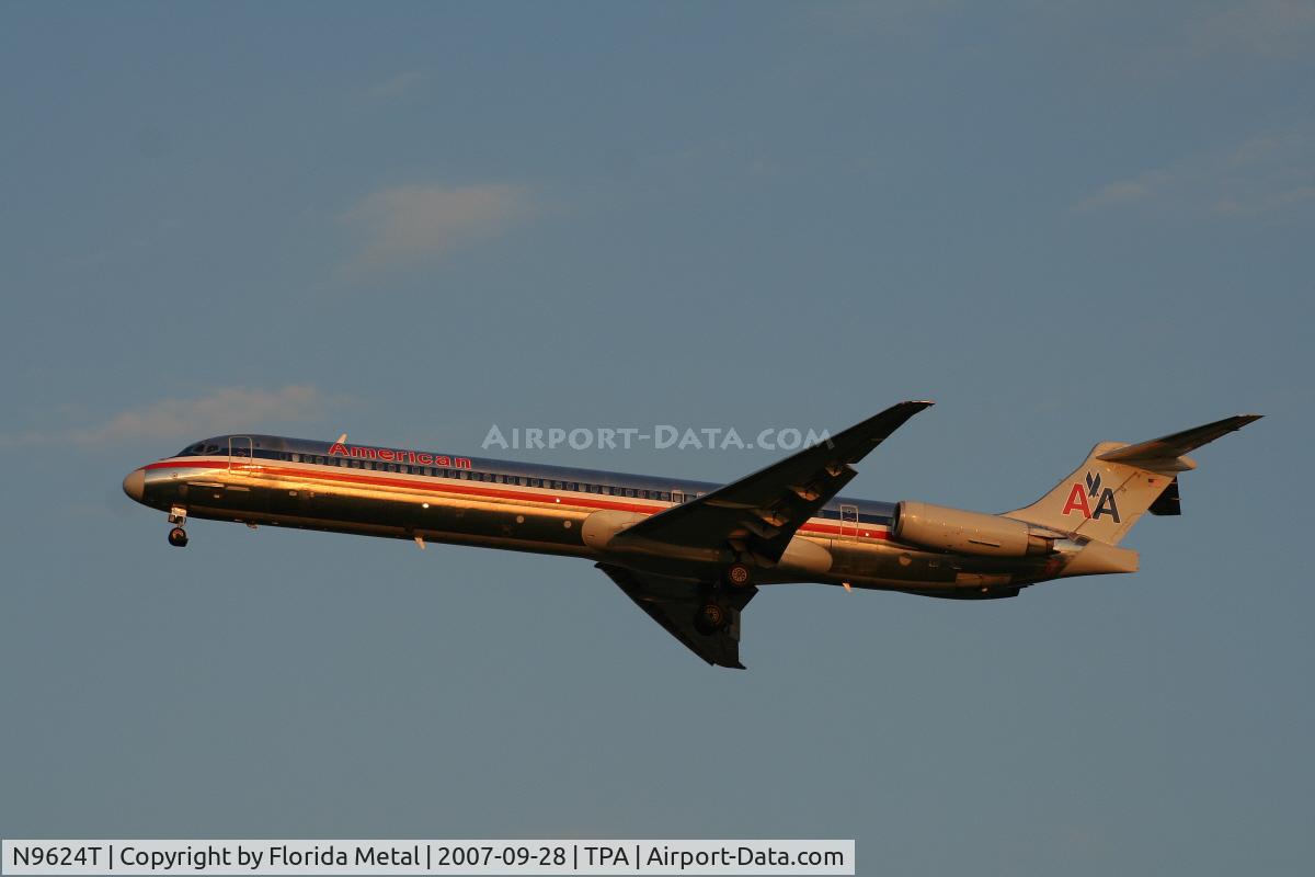 N9624T, 1998 McDonnell Douglas MD-83 (DC-9-83) C/N 53594, American