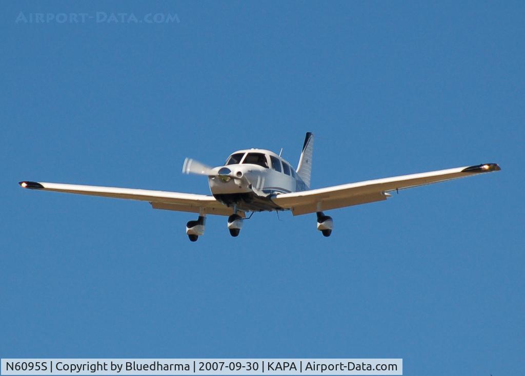N6095S, 2007 Piper PA-28-181 Archer II C/N 2843662, Approach to 17L