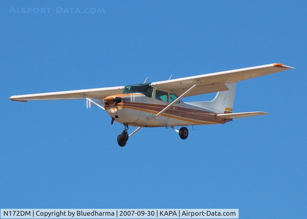N172DM, 1978 Cessna 172N C/N 17270835, Approach to 17L