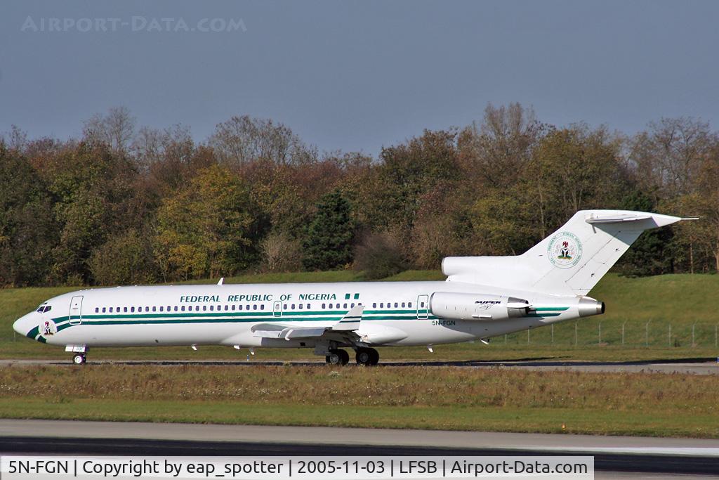 5N-FGN, 1982 Boeing 727-2N6 RE C/N 22825, liningup on rwy 16