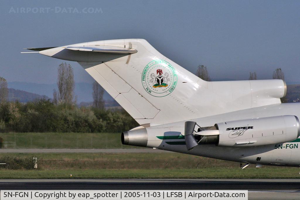 5N-FGN, 1982 Boeing 727-2N6 RE C/N 22825, close-up tail seal of the president