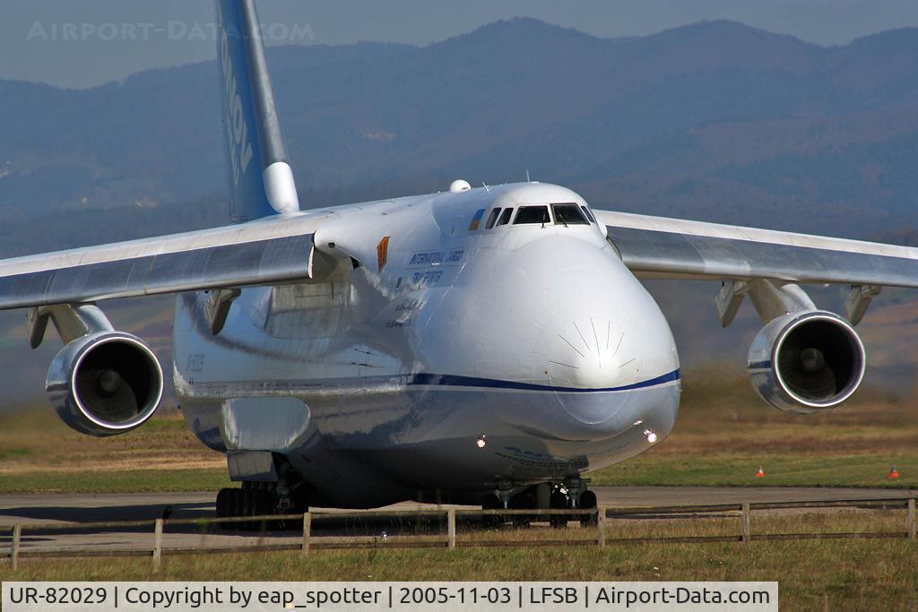 UR-82029, 1991 Antonov An-124-100 Ruslan C/N 19530502630/0210, very very big