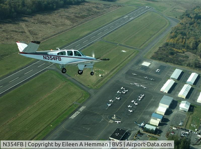 N354FB, 1962 Beech P35 Bonanza C/N D-6961, Landing at Skagit Bayview