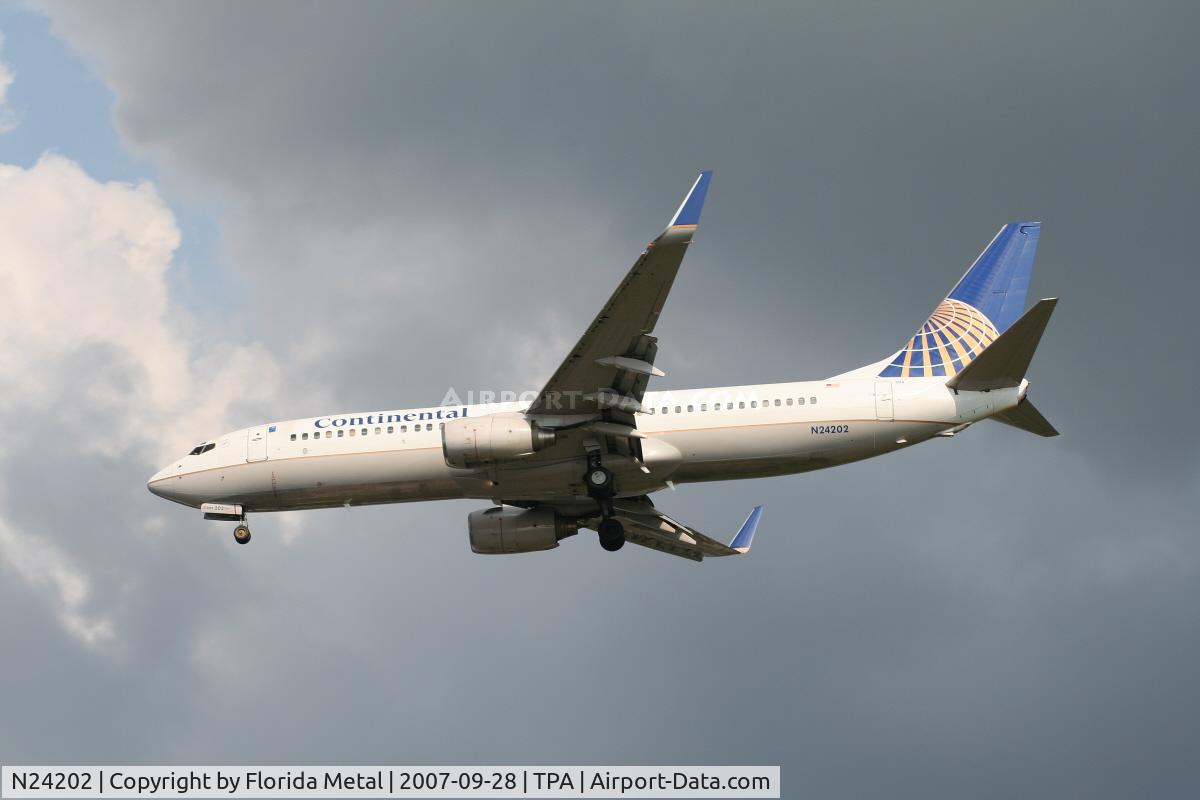 N24202, 2000 Boeing 737-824 C/N 30429, Continental