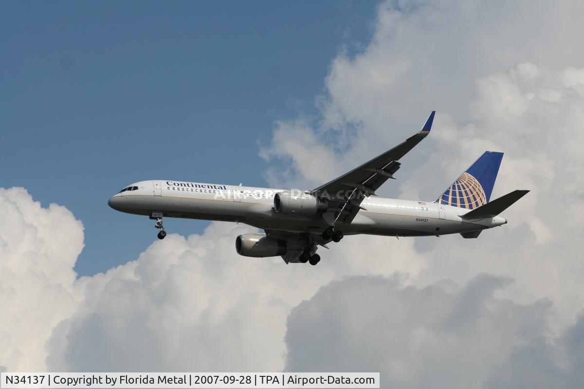 N34137, 1999 Boeing 757-224 C/N 30229, Continental