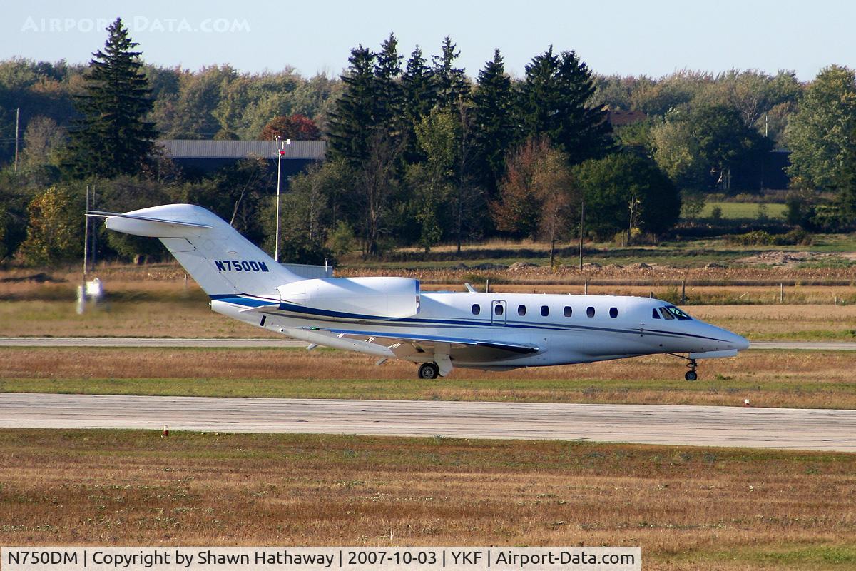 N750DM, 2001 Cessna 750 Citation X C/N 750-0146, Taixing to runway 25, Waterloo Regional Airport