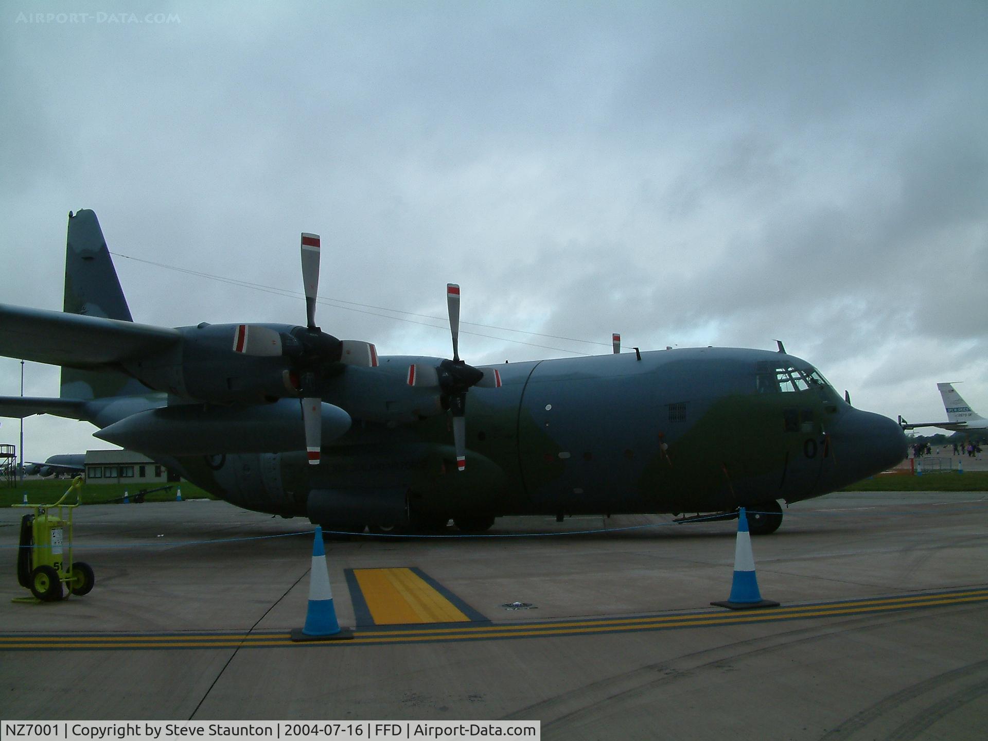NZ7001, 1965 Lockheed C-130H Hercules C/N 382-4052, Royal International Air Tattoo 2004