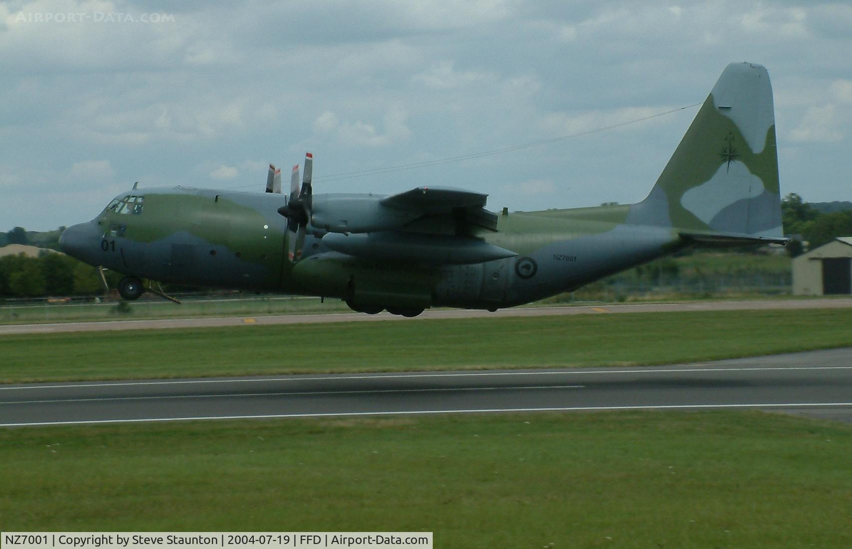 NZ7001, 1965 Lockheed C-130H Hercules C/N 382-4052, Royal International Air Tattoo 2004