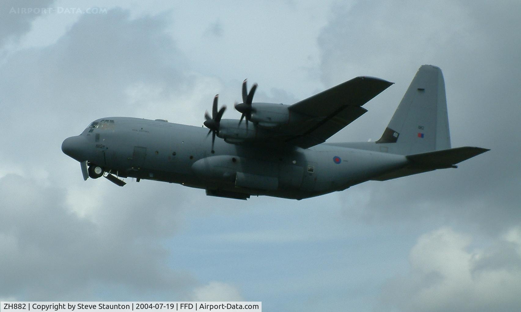 ZH882, 1999 Lockheed Martin C-130J Hercules C.5 C/N 382-5480, Royal International Air Tattoo 2004