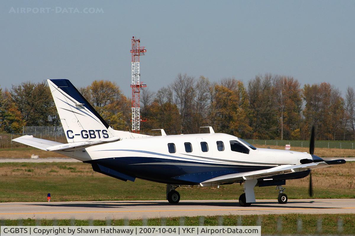 C-GBTS, 1991 Socata TBM-700 C/N 019, Taixing to runway 25 Waterloo Regional Airport