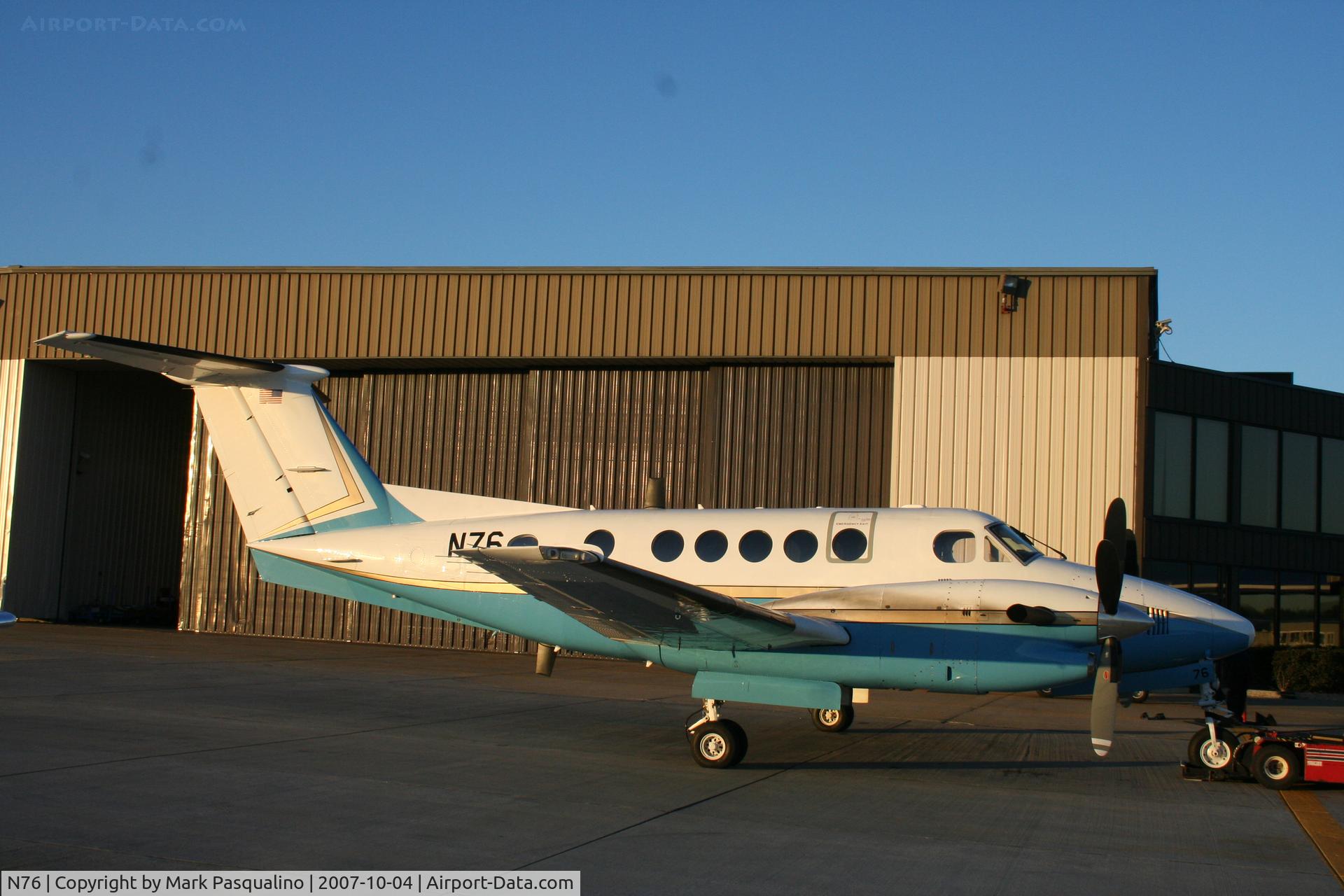 N76, 1988 Beech 300 C/N FF-11, Beech 300