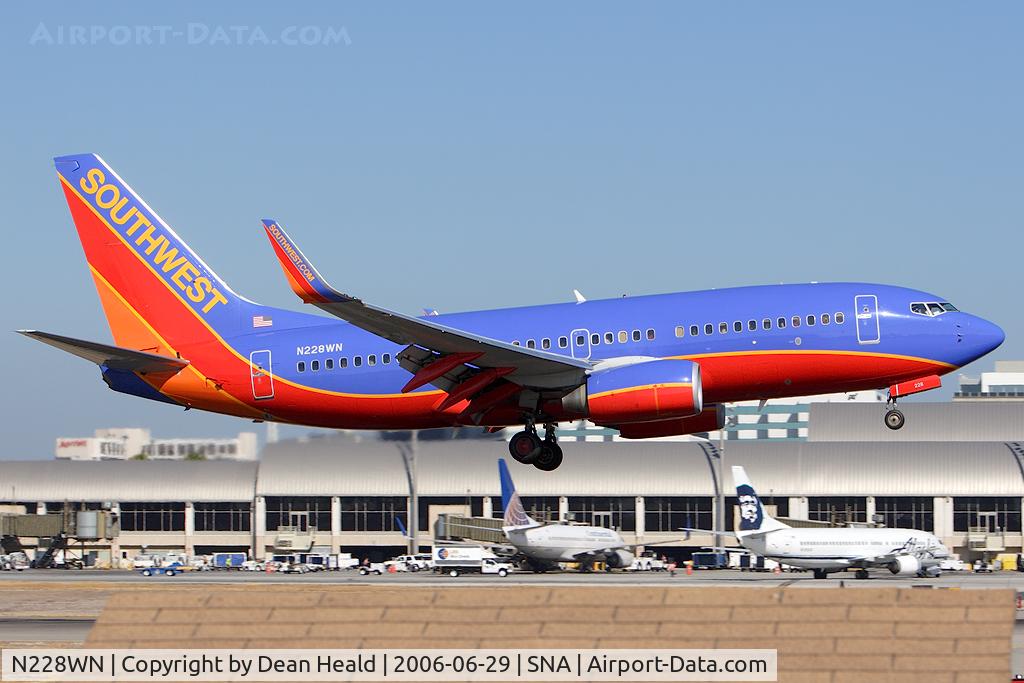 N228WN, 2005 Boeing 737-7H4 C/N 32496, Southwest Airlines N228WN (FLT SWA1057) from Chicago Midway (KMDW) landing RWY 19R.