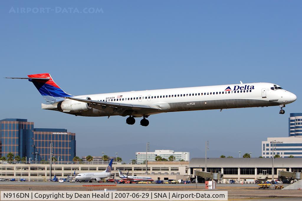 N916DN, 1996 McDonnell Douglas MD-90-30 C/N 53396, Delta Airlines N916DN (FLT DAL1497) from Salt Lake City Int'l (KSLC) on short-final to RWY 19R.