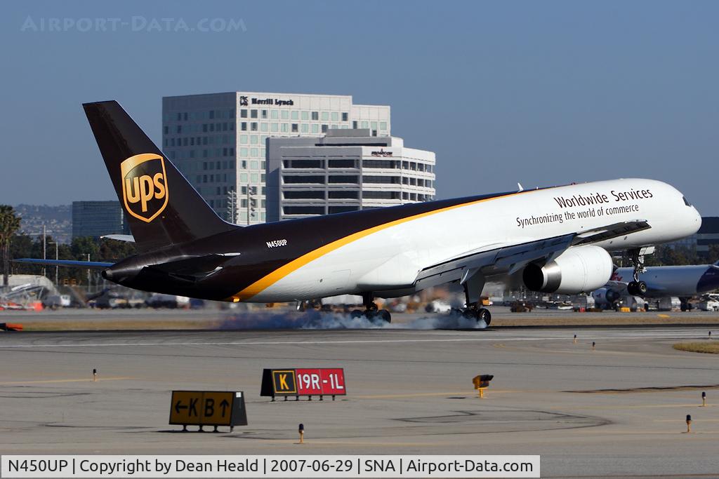 N450UP, 1995 Boeing 757-24APF C/N 25472, UPS 2912, from Louisville (KSDF), landing on RWY 19R.