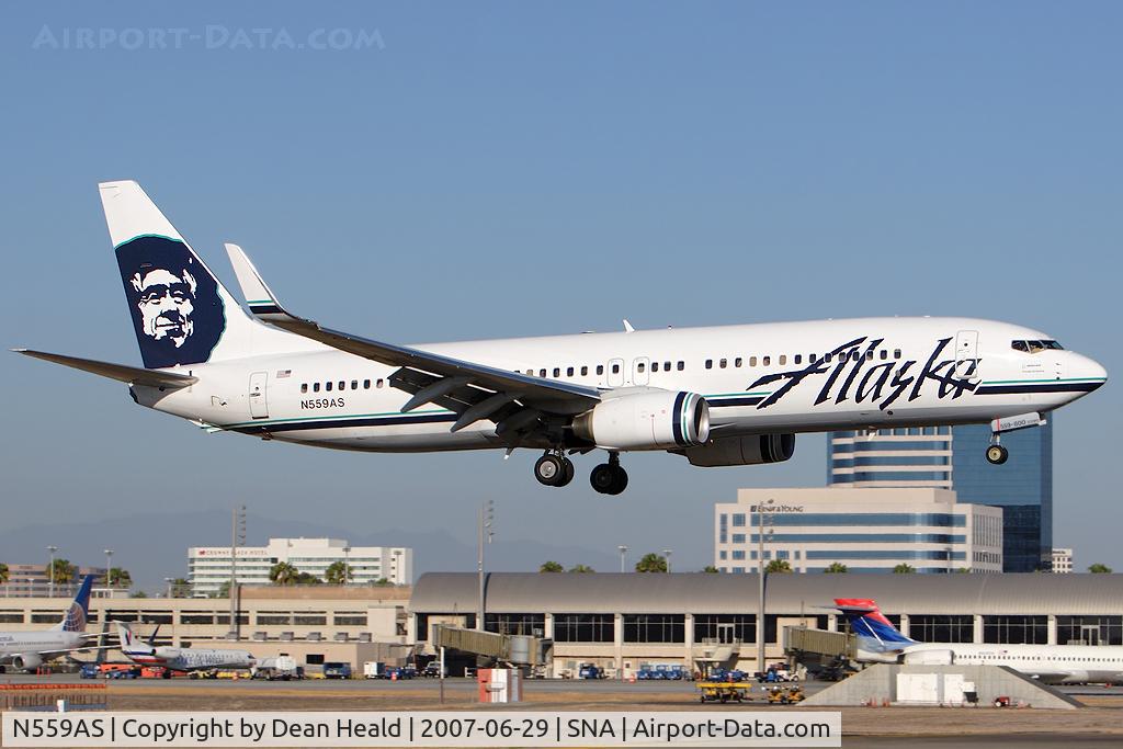 N559AS, 2006 Boeing 737-890 C/N 35178, Alaska Airlines N559AS (FLT ASA596) from Seattle-Tacoma Int'l (KSEA) seconds from landing on RWY 19R.