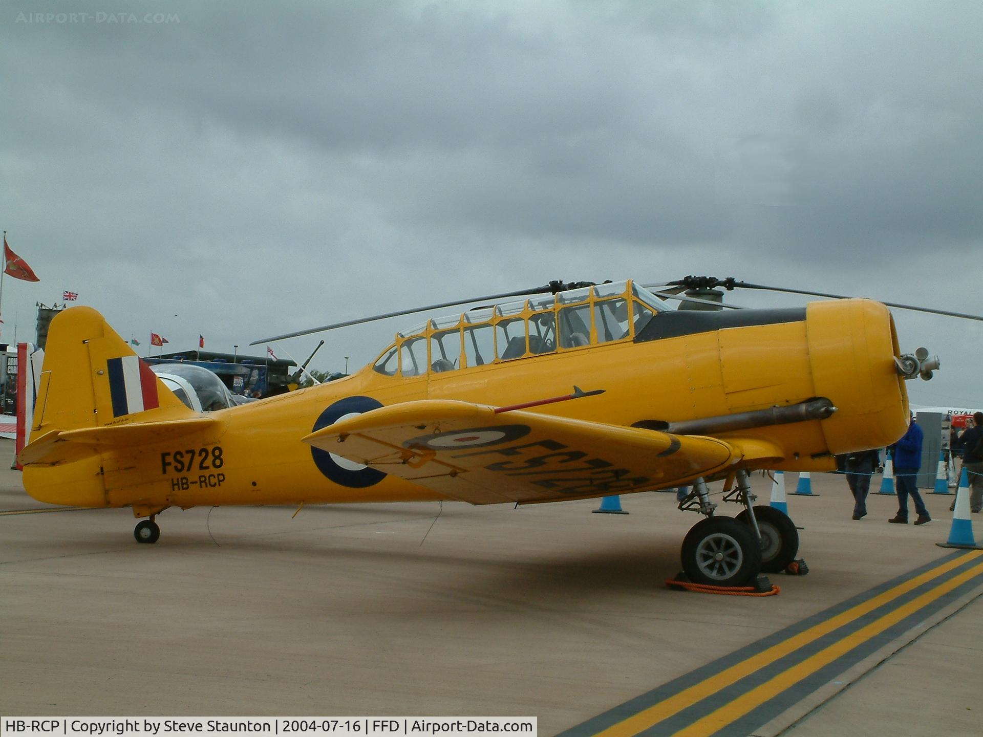 HB-RCP, 1943 Noorduyn AT-16 Harvard IIB C/N 14A-868, Royal International Air Tattoo 2004